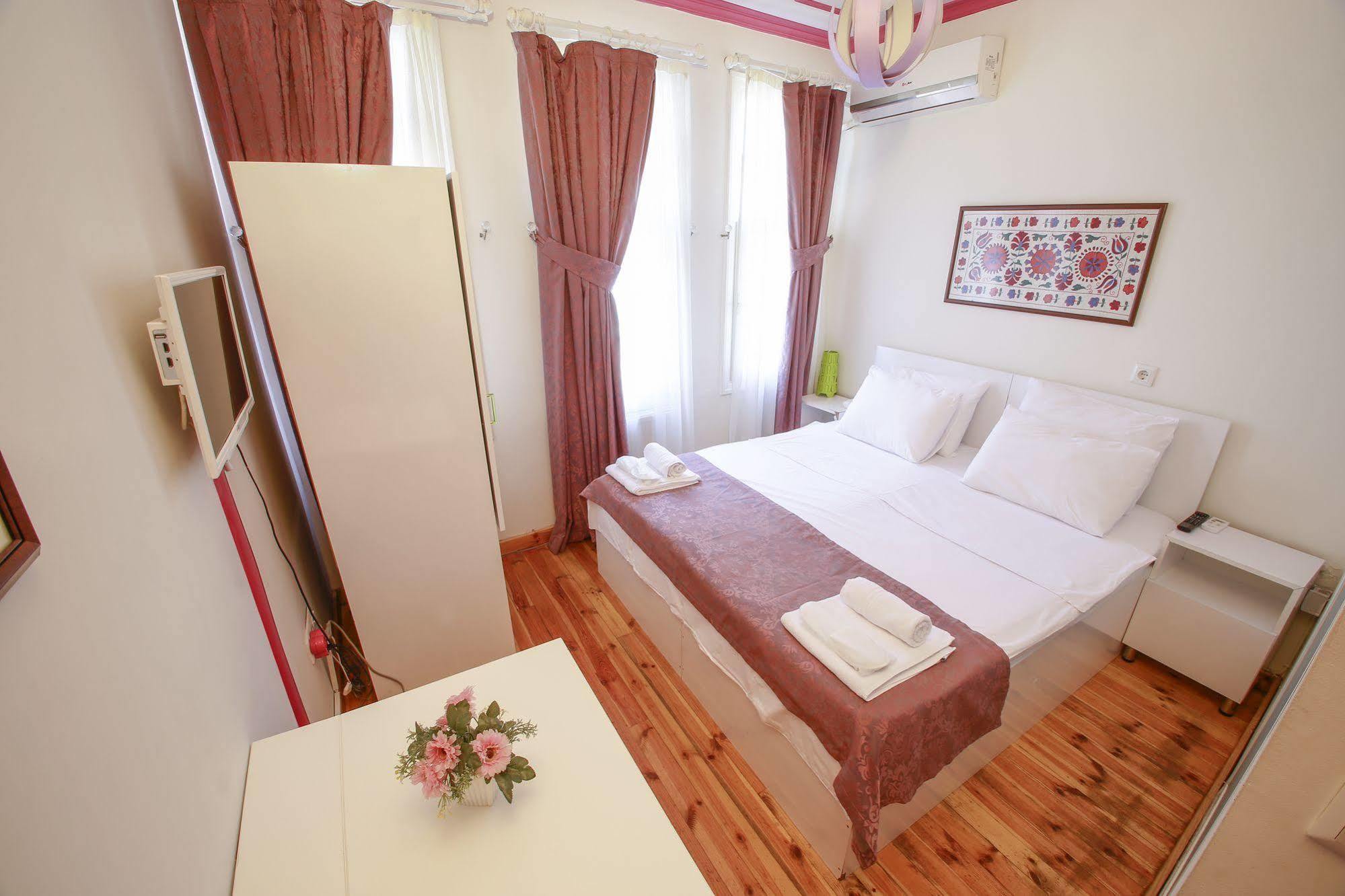 Lale Inn Ortakoey Istanbul Bagian luar foto